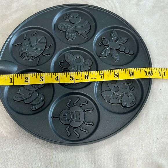 Nordic Ware Mini Pancake Pan 10in Cast Aluminum Insect Bugs Pattern 7 Cavity - Picture 9 of 10